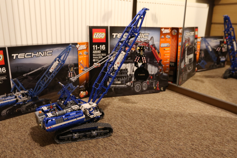 Illustration for article titled Lego Technic Crawler Crane: The Oppo Review